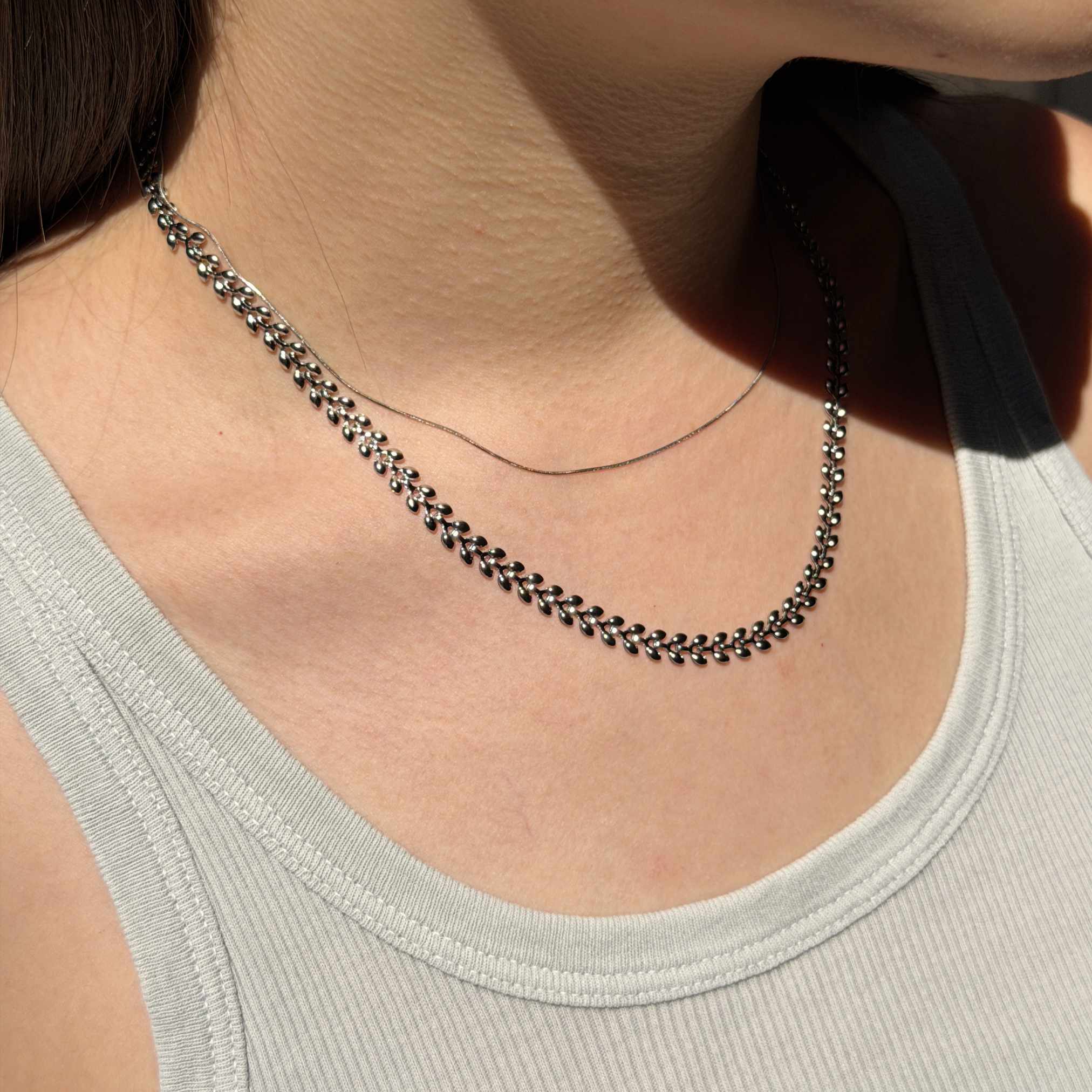 Laurier steel necklace