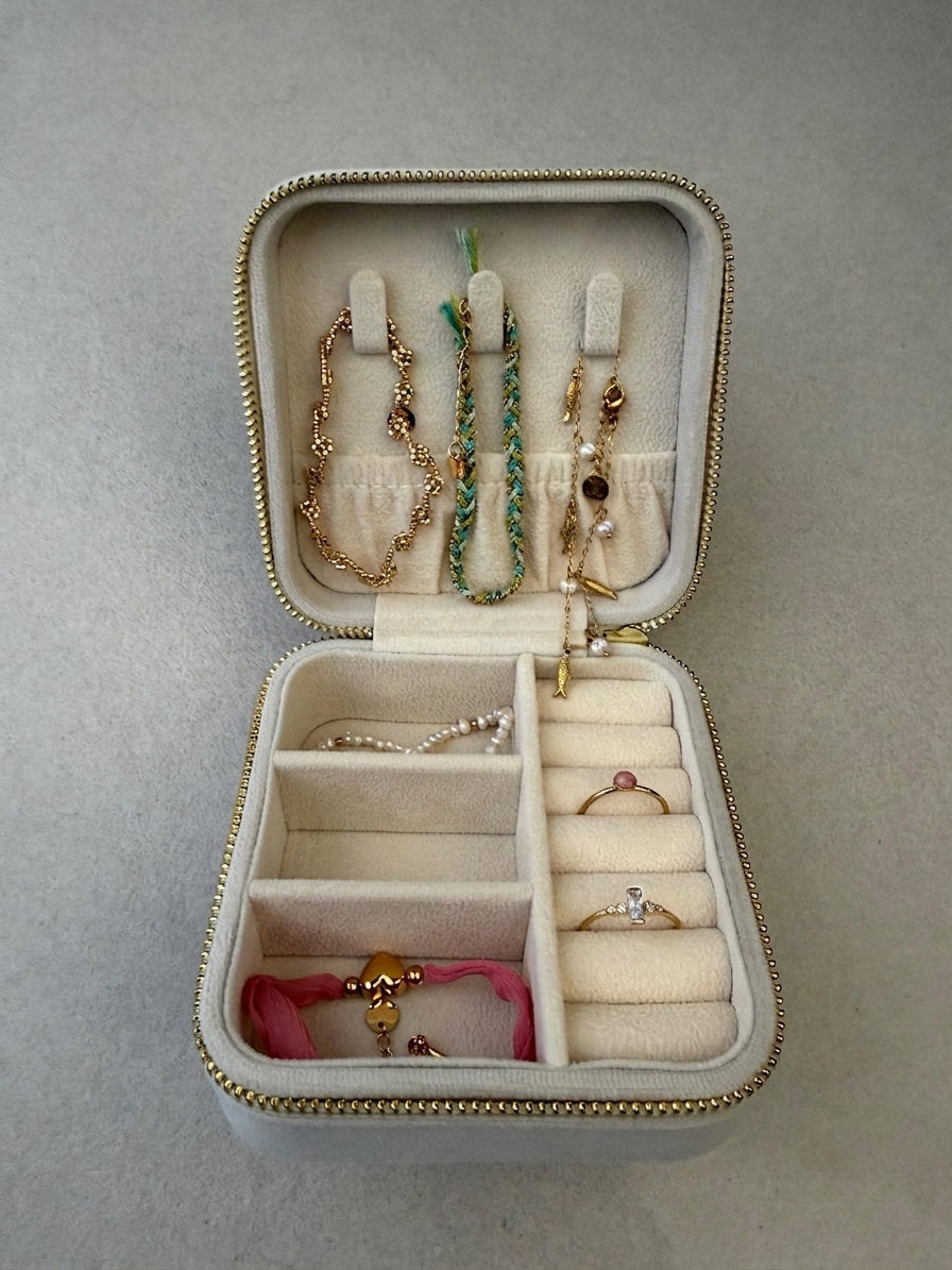 Boîte à bijoux blanche